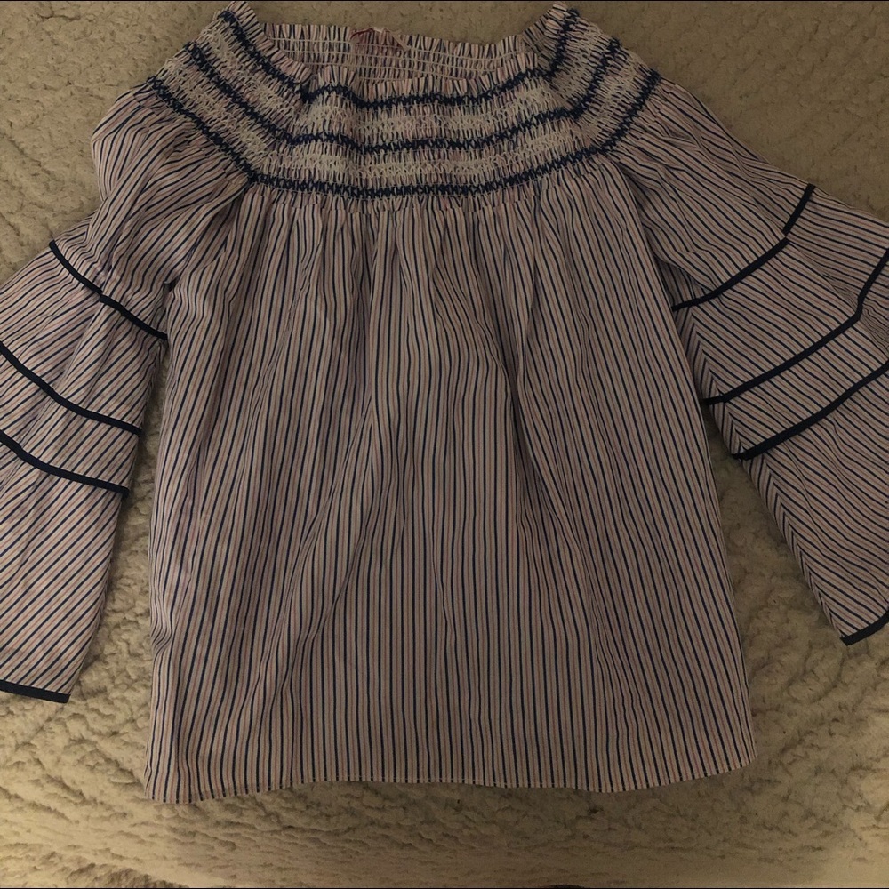 Off the shoulder rare boutique blouse
